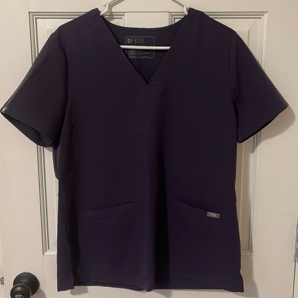 Figs Casma 3 Pocket Scrub Top Deep Purple